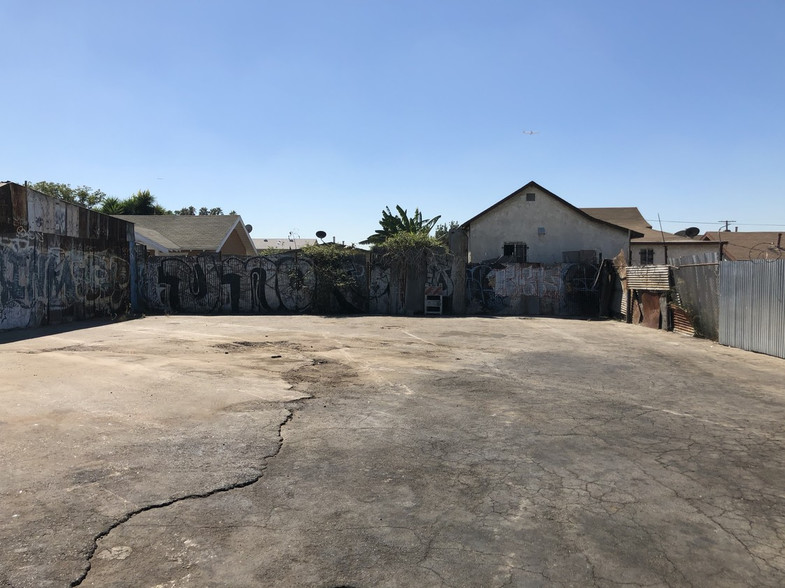 210 W Slauson Ave, Los Angeles, CA for lease - Building Photo - Image 2 of 6