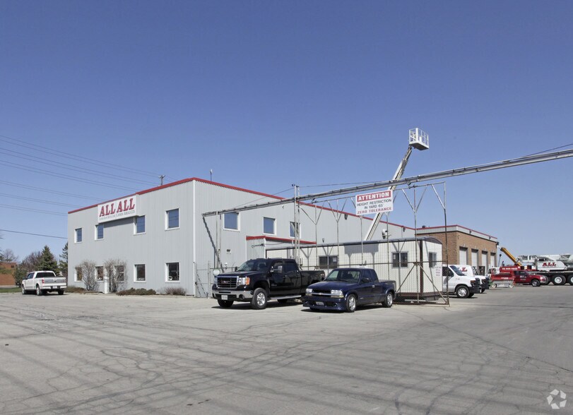 7215 Torbram Rd, Mississauga, ON à vendre - Photo principale - Image 1 de 1