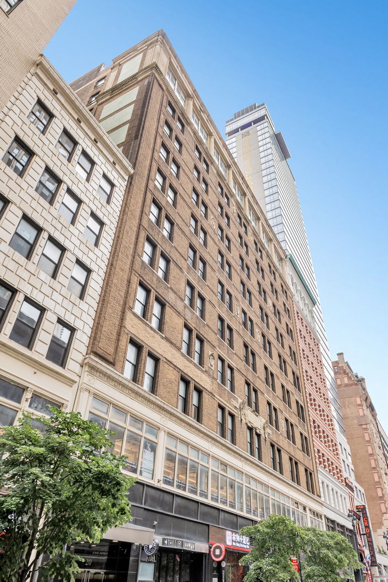 20-28 W 33rd St, New York, NY à vendre Photo du bâtiment- Image 1 de 3