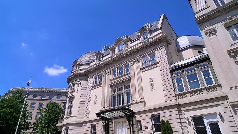 2315 Massachusetts Ave NW, Washington, DC à louer - Vidéo sur l’inscription commerciale - Image 2 de 14