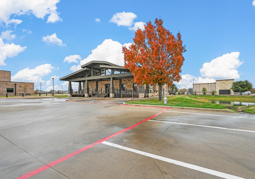 8601 Liberty Grove Rd, Rowlett, TX for lease - Primary Photo - Image 1 of 18