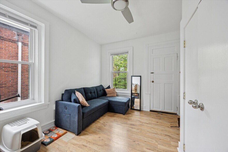 222 Buckingham Pl, Philadelphia, PA à vendre - Photo intérieure - Image 2 de 8