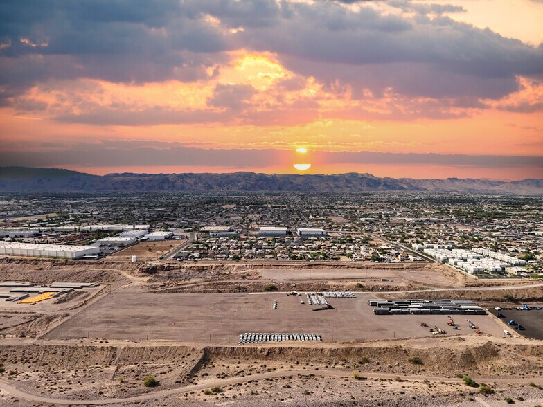 2005 E Elwood St, Phoenix, AZ à louer - Photo du bâtiment - Image 2 de 10