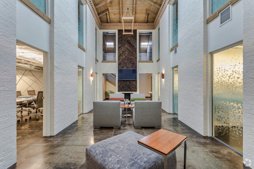 11117 Shady Trl, Dallas, TX for sale - Building Photo - Image 1 of 8