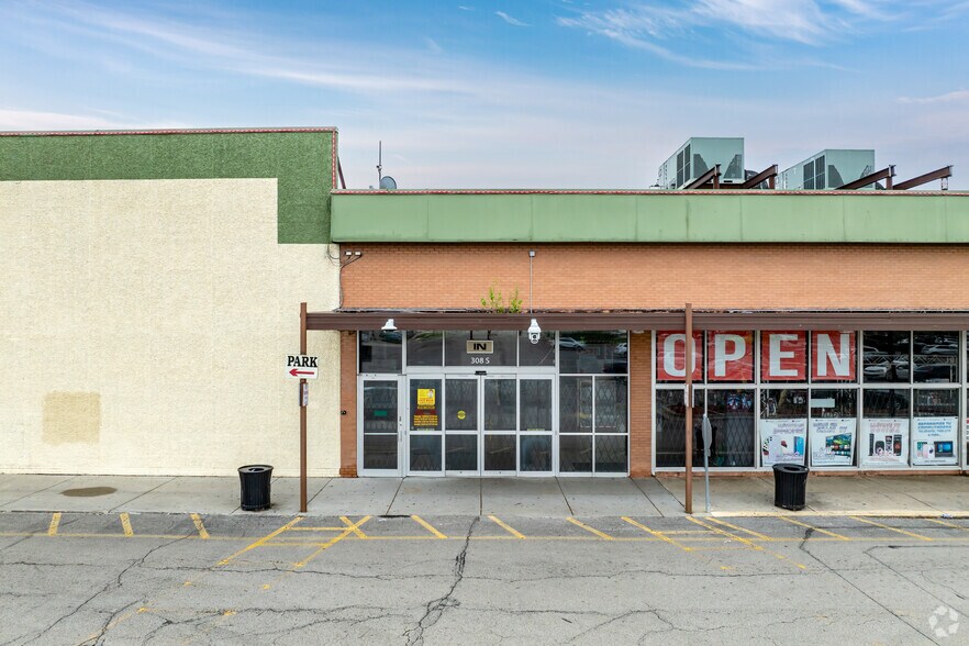 300 S McLean Blvd, Elgin, IL à louer - Photo du bâtiment - Image 3 de 5