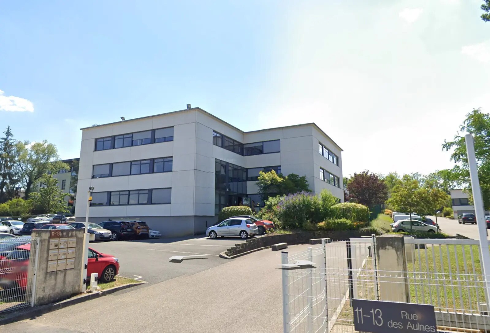 11 Rue Des Aulnes, Champagne-au-Mont-d'Or à louer Photo du bâtiment- Image 1 de 10