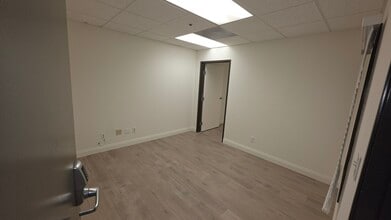 15130-15132 Ventura Blvd, Sherman Oaks, CA for lease Interior Photo- Image 1 of 2