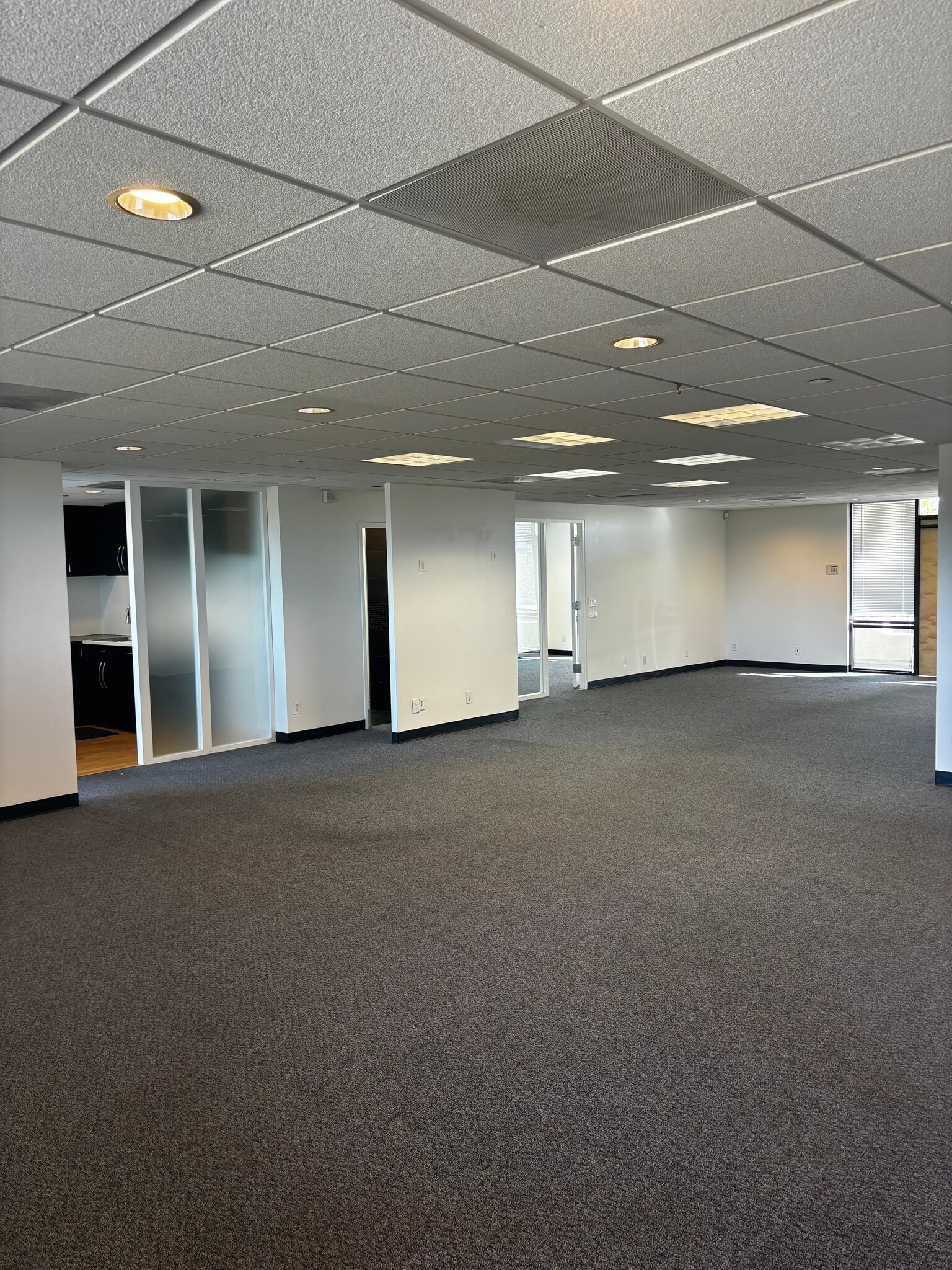 120-124 Lomas Santa Fe Dr, Solana Beach, CA for lease Building Photo- Image 1 of 13