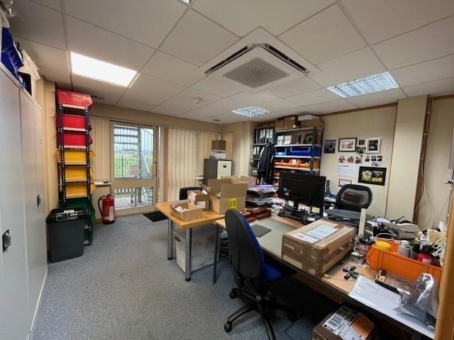 Sterte Ave W, Poole, DOR BH15 2BX - Unit GRND- East -  - Interior Photo - Image 2 of 6