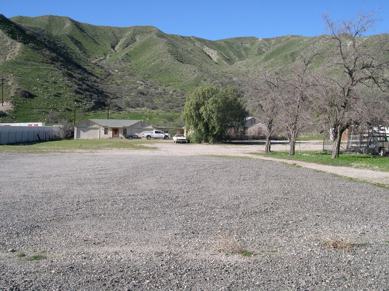 17159 Sierra Hwy, Canyon Country, CA for sale - Building Photo - Image 1 of 1