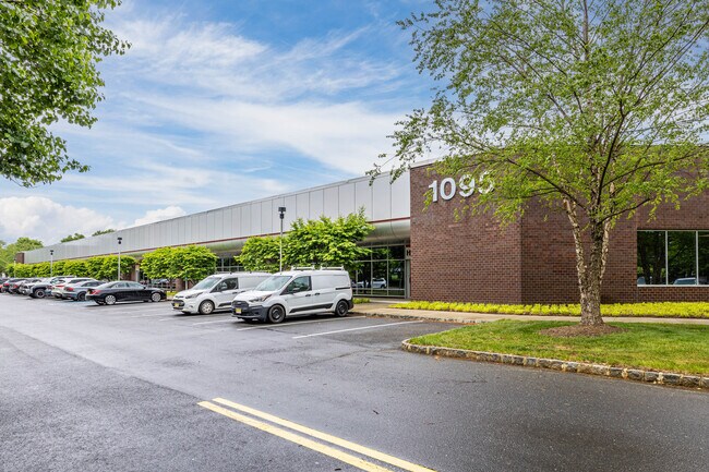 Plus de détails pour 1095 Cranbury South River Rd, South Brunswick, NJ - Bureau, Industriel à louer