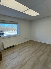 31674 Center Ridge Rd, North Ridgeville, OH for lease Interior Photo- Image 1 of 3