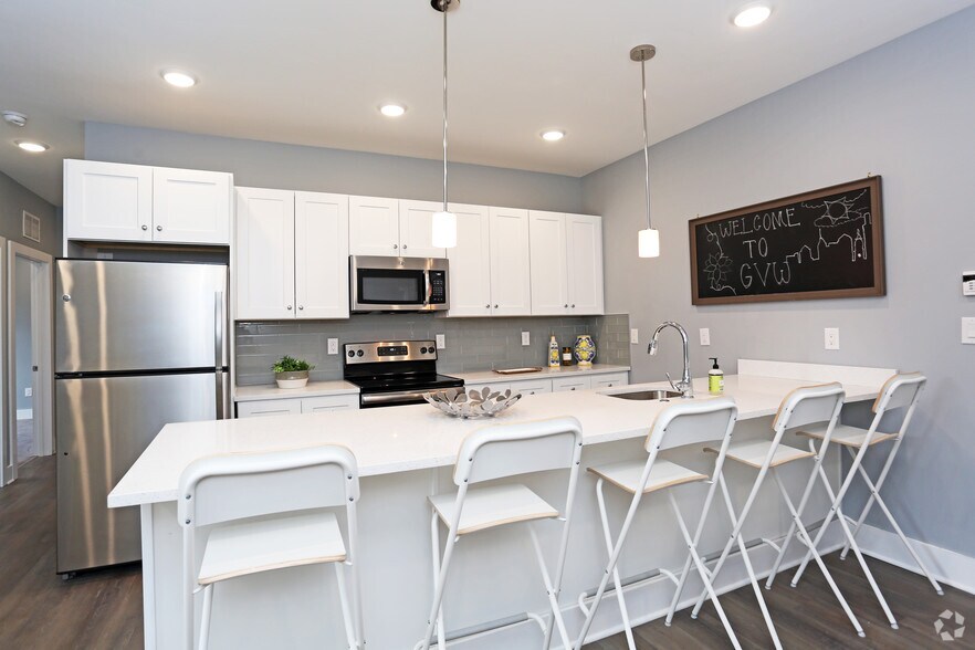 3925 Haverford Ave, Philadelphia, PA for sale - Interior Photo - Image 3 of 159