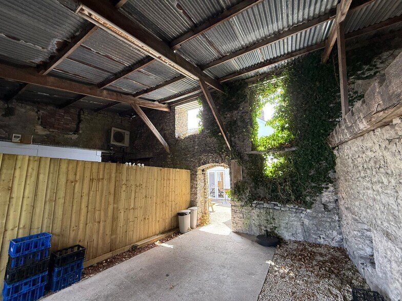35 High St, Cowbridge à vendre - Photo du bâtiment - Image 3 de 5