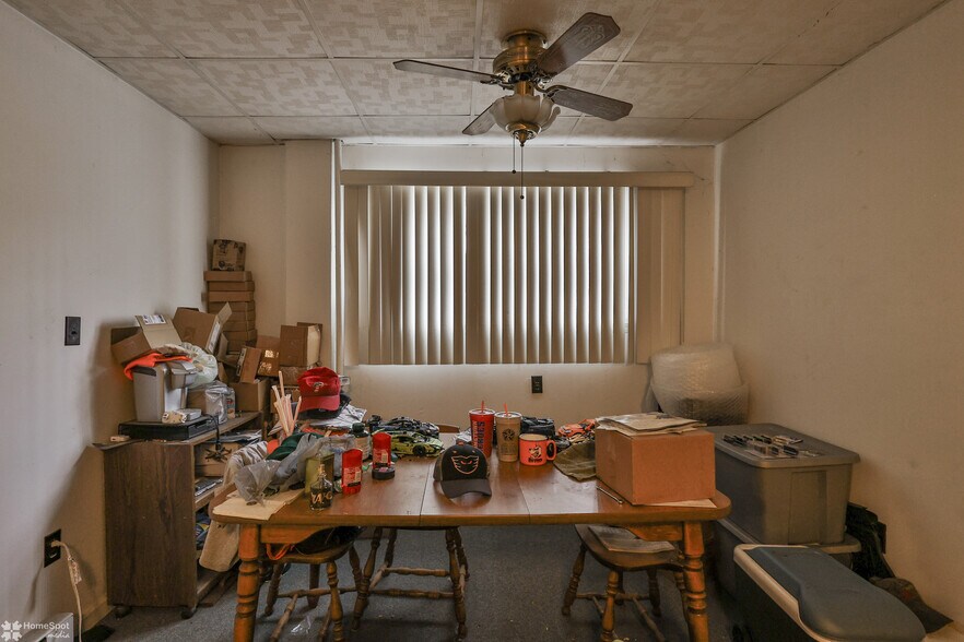 301 E Bertsch St, Lansford, PA à vendre - Photo du bâtiment - Image 3 de 114