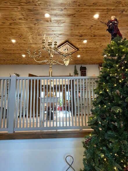 22 Interstate Dr, Somersworth, NH for lease - Interior Photo - Image 2 of 22