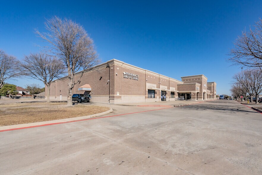 3939 Frankford Rd, Dallas, TX à louer - Photo du bâtiment - Image 2 de 13