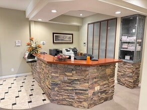 1655 Thousand Oaks Blvd, Thousand Oaks, CA for lease Lobby- Image 2 of 16