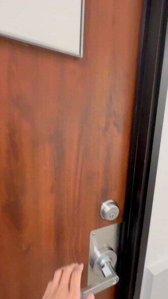 291 S La Cienega Blvd, Beverly Hills, CA for lease - Commercial Listing Video - Image 2 of 9