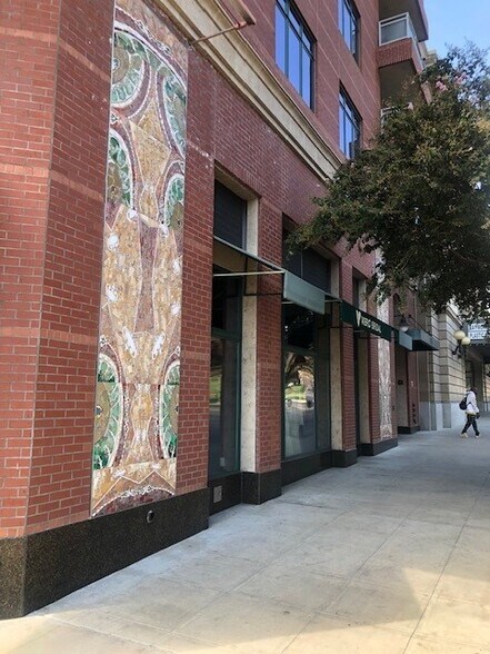 125 N Raymond Ave, Pasadena, CA à louer - Photo du bâtiment - Image 2 de 2