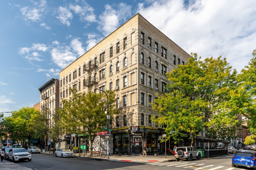 160 Havemeyer St, Brooklyn, NY for lease - Building Photo - Image 2 of 10
