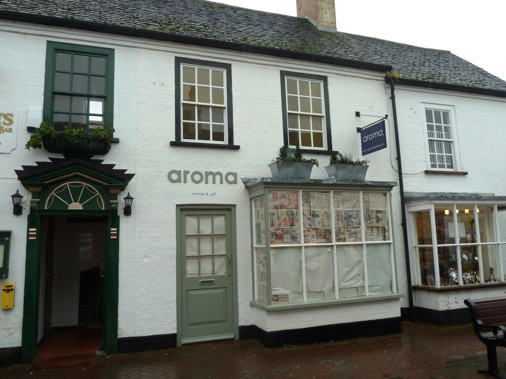 6-9 High Street and Units 1-5 The Marsh portefeuille de 2 propriétés à vendre sur LoopNet.ca Photo du bâtiment- Image 1 de 8