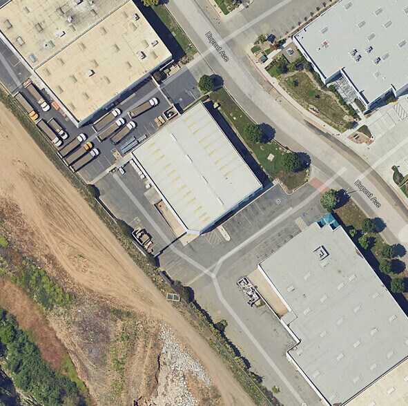 15536 DuPont Ave, Chino, CA à louer - Aérien - Image 2 de 3