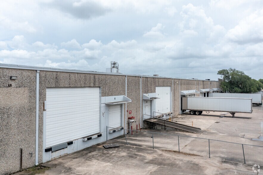 8935-8947 Market St, Houston, TX à louer - Photo du bâtiment - Image 3 de 6