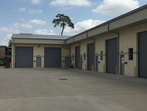 9018 Ruland Rd, Houston, TX for lease Building Photo- Image 2 of 5