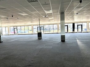 2100 S Hurstbourne Pky, Louisville, KY for lease Interior Photo- Image 1 of 5