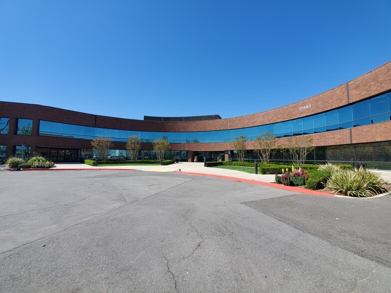 17461 Derian Ave, Irvine, CA for lease - Building Photo - Image 1 of 8