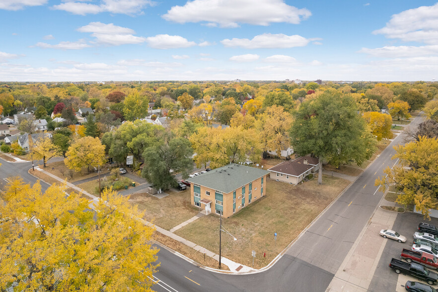 5301 Dupont Ave N, Minneapolis, MN à vendre - Photo du bâtiment - Image 3 de 19