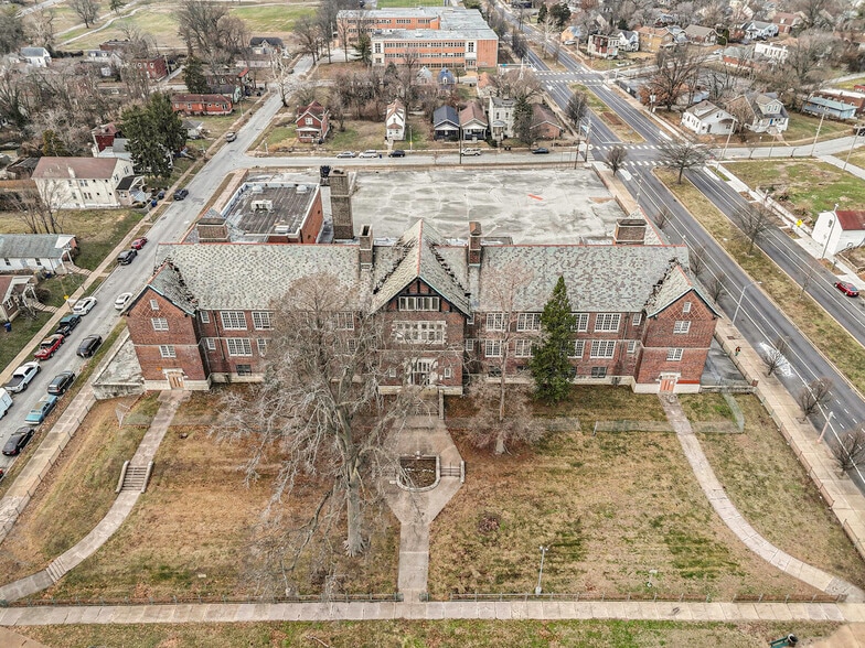 5814 Thekla Ave, Saint Louis, MO à vendre - Photo du bâtiment - Image 2 de 11