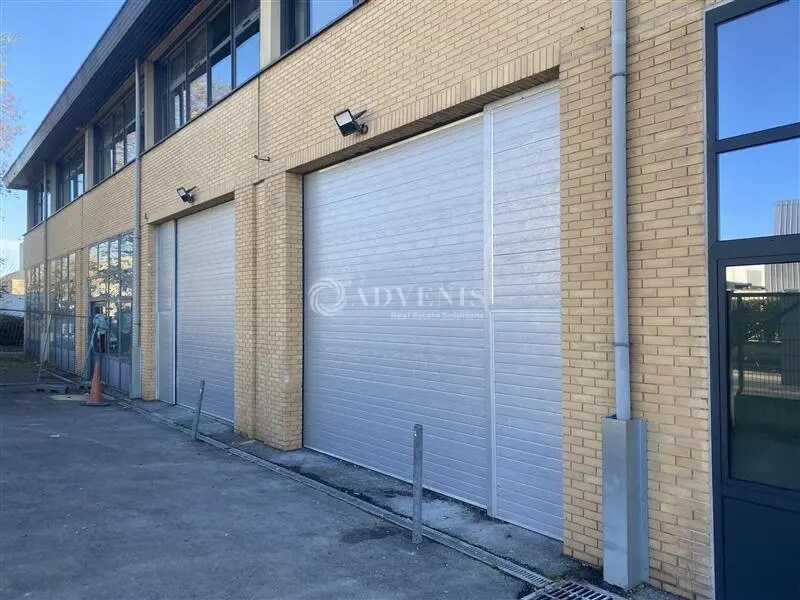 Flex in Villejuif for lease Building Photo- Image 1 of 11