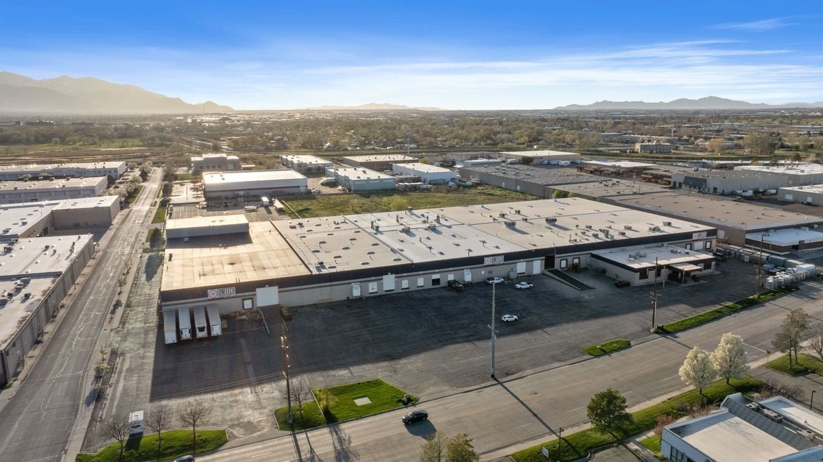 2700 S 900 W, Salt Lake City, UT for lease Interior Photo- Image 1 of 5