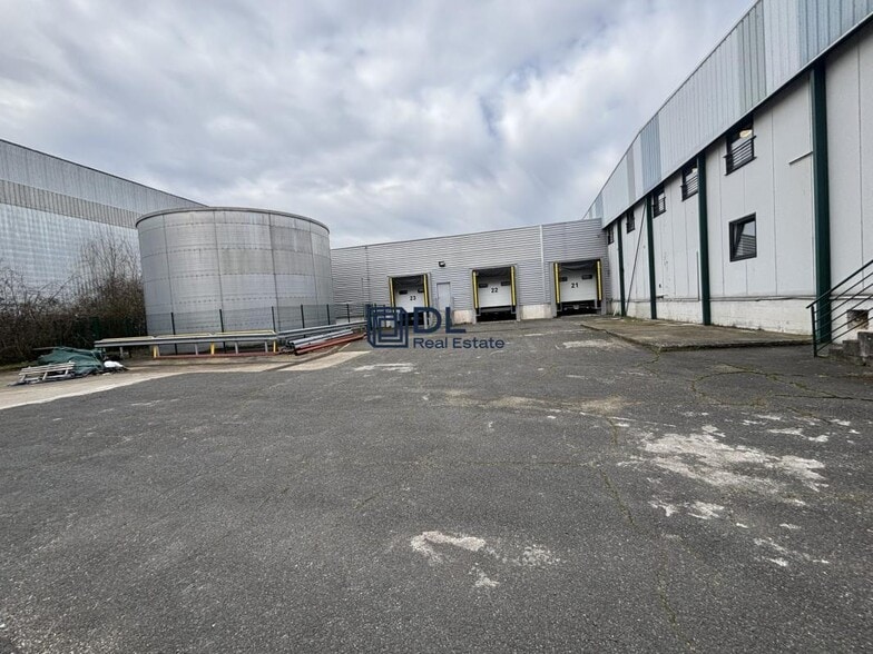 Industrial in Thiais for lease - Building Photo - Image 2 of 14