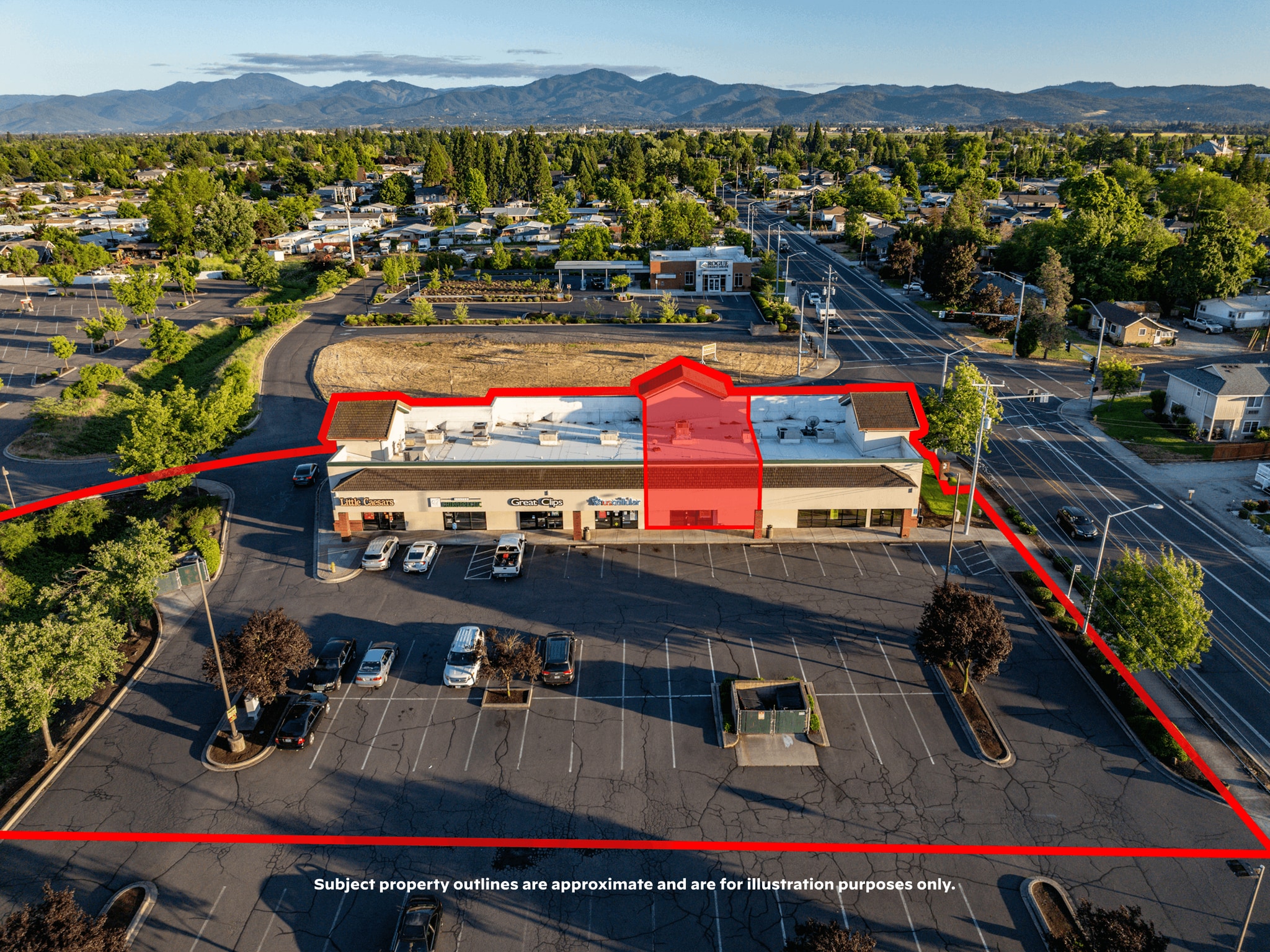1205-1350 Plaza Blvd, Central Point, OR for lease Interior Photo- Image 1 of 25