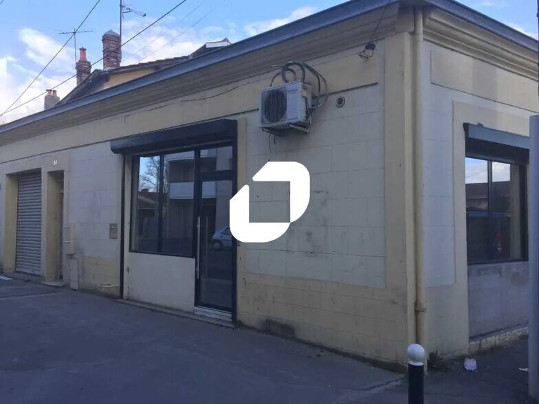 Retail in Bordeaux for sale - Building Photo - Image 1 of 5