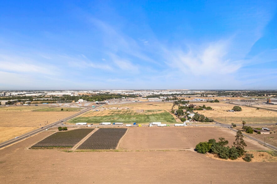 584 French Camp Rd, French Camp, CA for sale - Building Photo - Image 2 of 6