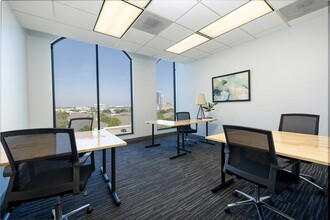 3120 Southwest Fwy, Houston, TX à louer Photo intérieure- Image 2 de 10