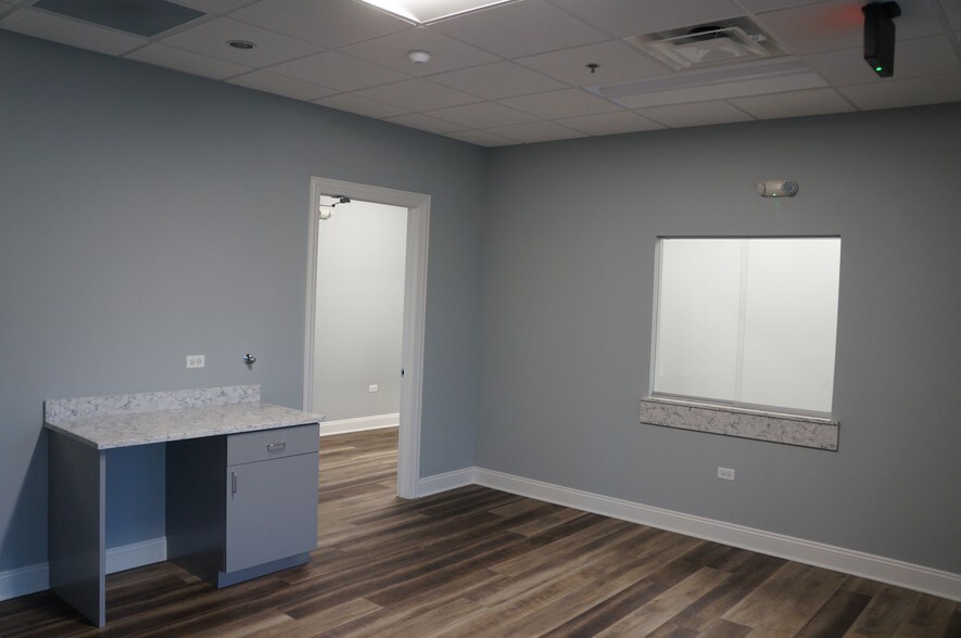 600 Enterprise Dr, Oak Brook, IL à louer - Photo du bâtiment - Image 3 de 47