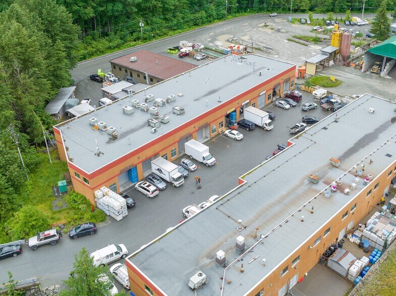 1330 Alpha Lake Rd, Whistler, BC à vendre - Photo du bâtiment - Image 1 de 1