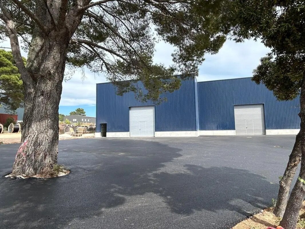 Industrial in Signes for lease Building Photo- Image 1 of 2