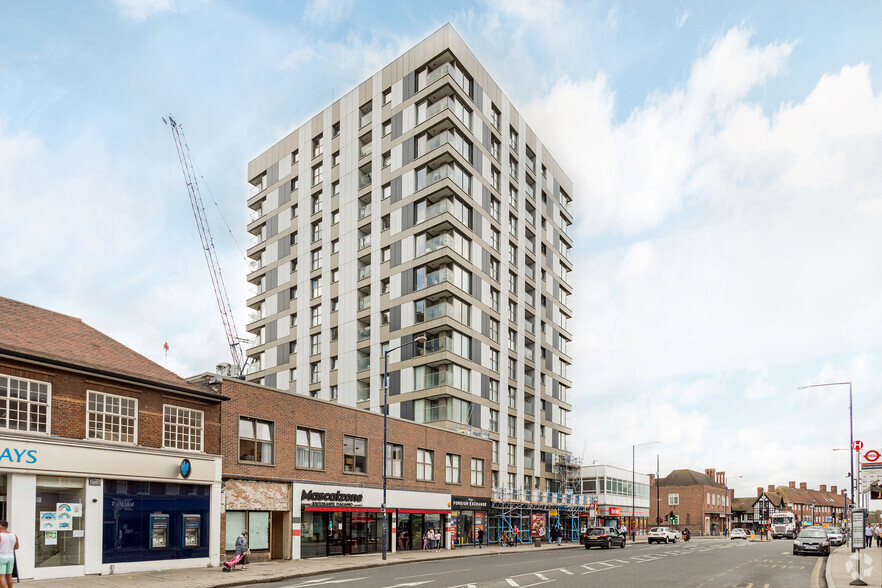 102-124 Station Rd, Edgware for lease - Primary Photo - Image 1 of 1