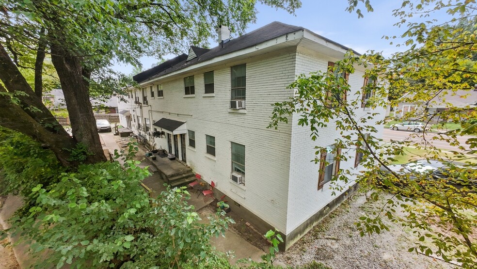 Stonerose & Urban Peddler Apartments portefeuille de 2 propriétés à vendre sur LoopNet.ca - Photo du bâtiment - Image 3 de 16
