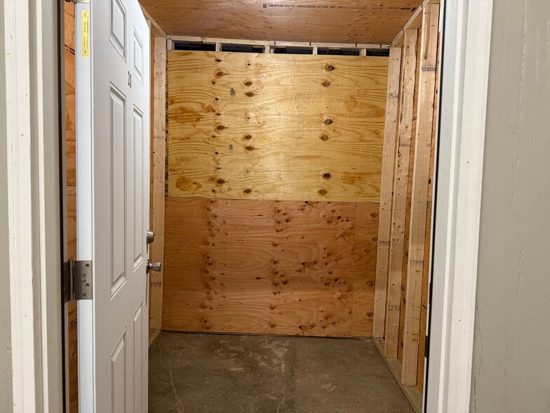 87 Tremont st, New Bedford, MA for sale - Interior Photo - Image 3 of 12