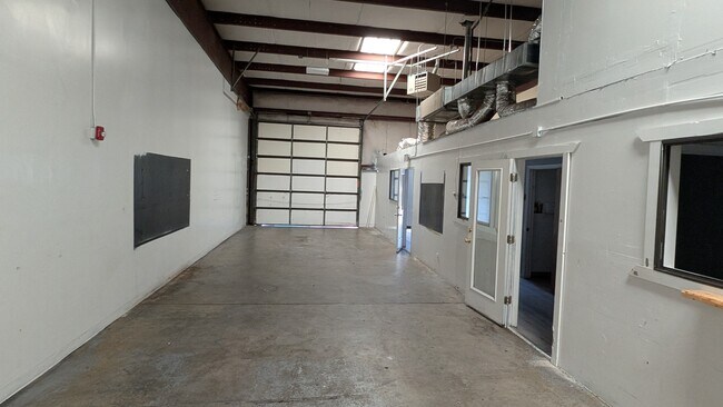 Plus de détails pour 2016 N 1st St, Flagstaff, AZ - Industriel à louer