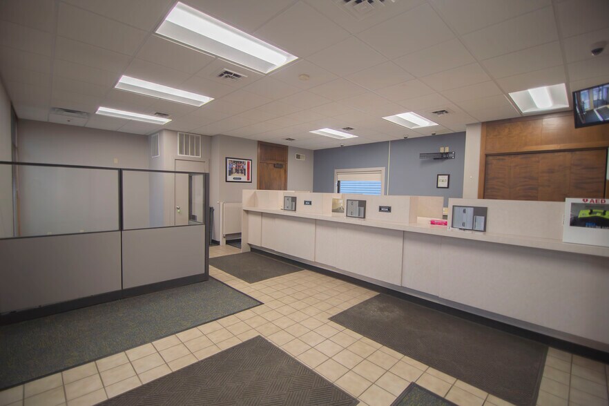 101 W Monroe St, Bangor, MI à vendre - Photo du bâtiment - Image 3 de 10