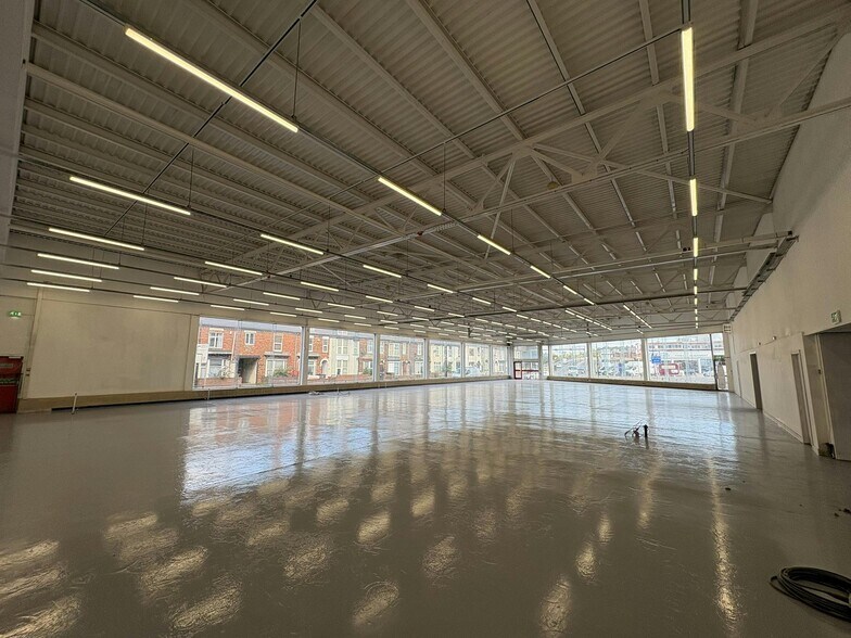 Dunford Rd, Lincoln à louer - Photo du bâtiment - Image 2 de 6