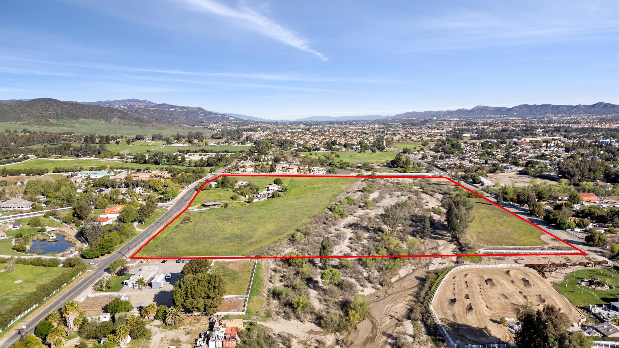 25070 Hayes Ave, Murrieta, CA for sale Primary Photo- Image 1 of 27